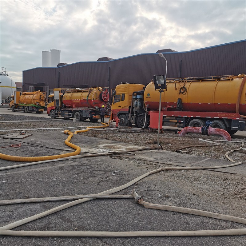 裕华污水池清理