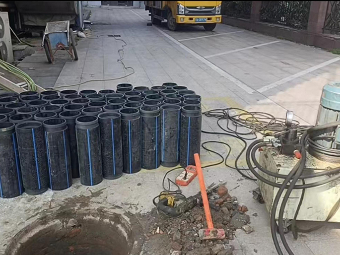 裕华PE置换管厂家 DN315置换管 非开挖管短管置换